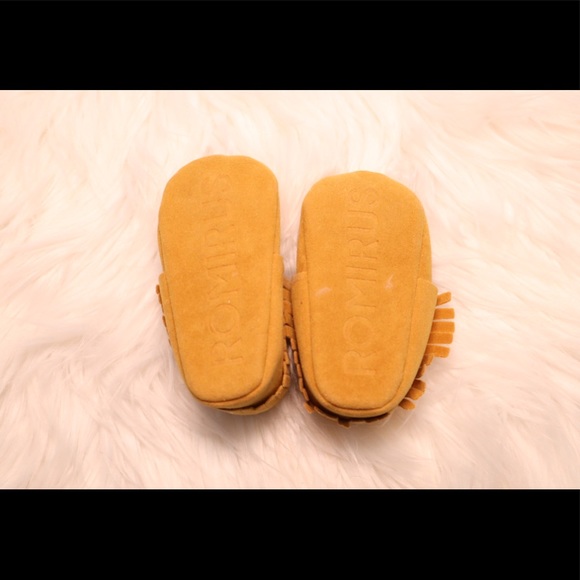 Mustard baby moccasins - size 2 (runs big) - Picture 2 of 2